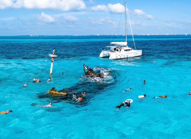 The 10 best wreck sites in the Bahamas