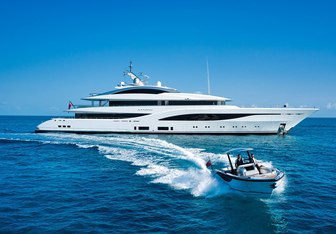 Arrow Yacht Charter in Italy