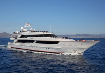 Code 8 Yacht Charter in Dubai