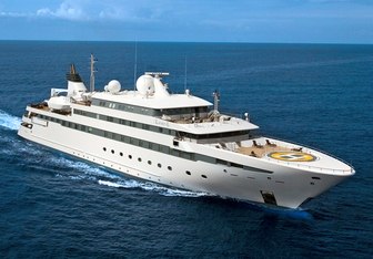 Lauren L Yacht Charter in Italy