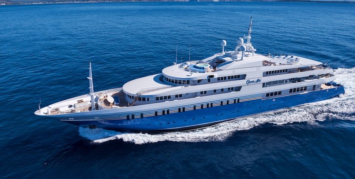 Queen Miri Yacht Charter in Caribbean